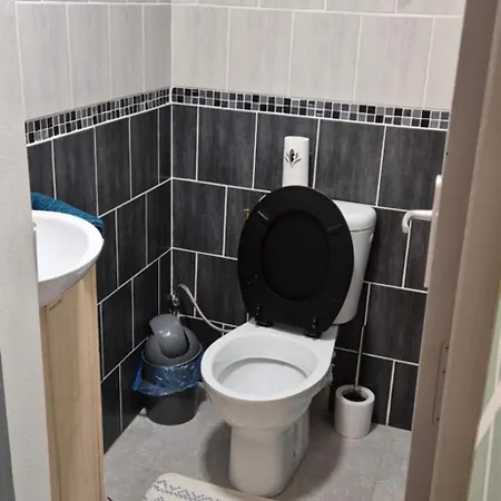 Le Cocon De Mila Appartement Uzer  Buitenkant foto